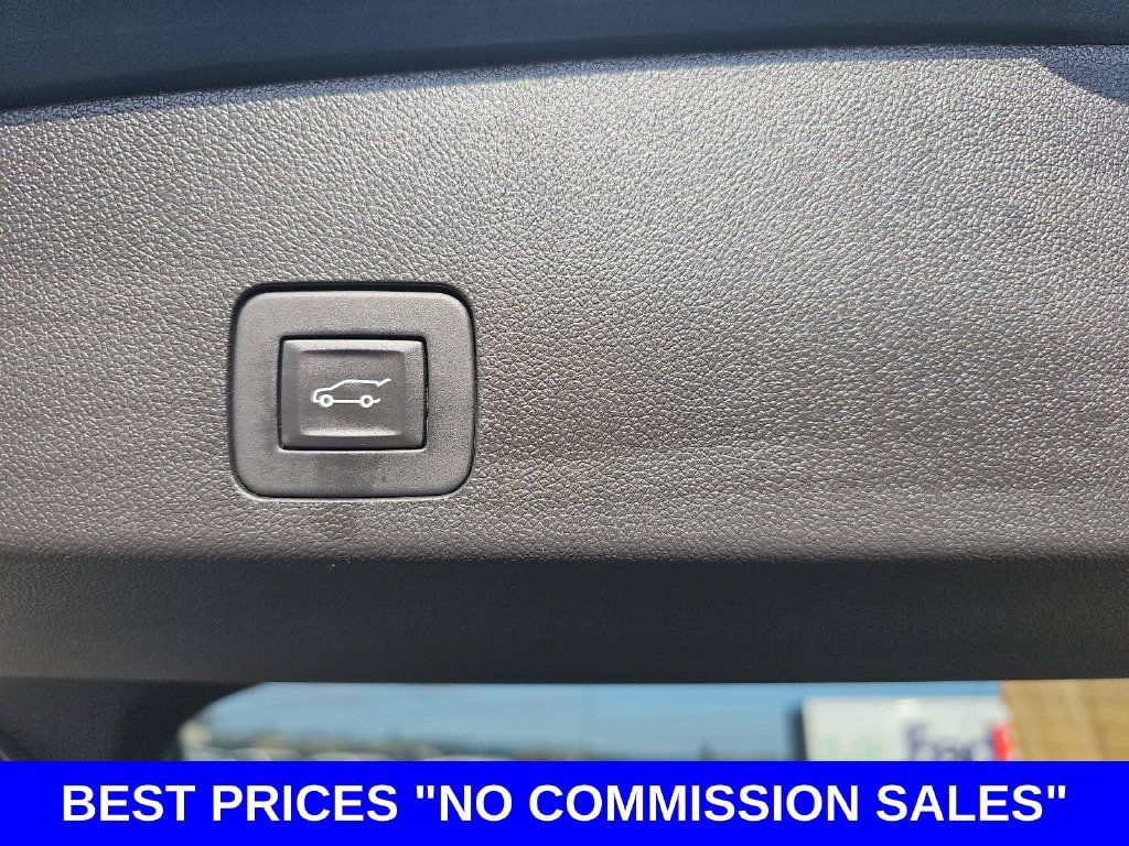Used 2024 Buick Encore GX Avenir w/ Avenir Convenience Package FWD image 13