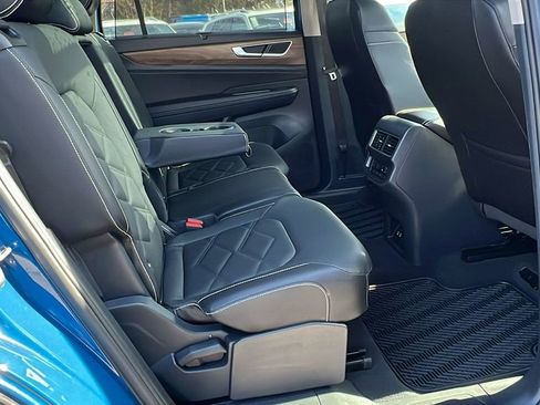 Certified 2025 Volkswagen Atlas SE w/ Panoramic Sunroof Package image 11