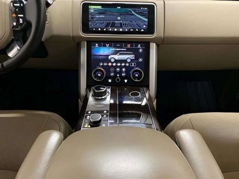 Used 2020 Land Rover Range Rover HSE image 11