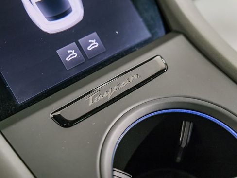 Used 2022 Porsche Taycan 4S image 23