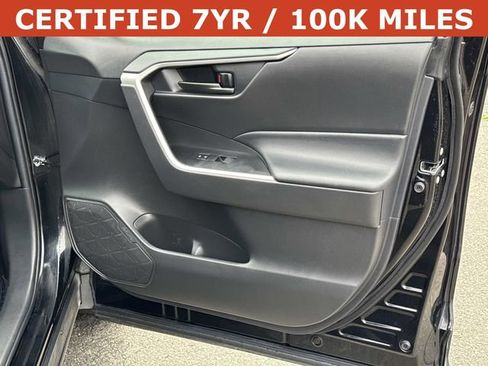 Used 2024 Toyota RAV4 LE AWD/4WD image 8
