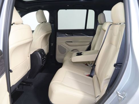 Used 2024 Jeep Grand Cherokee Limited w/ Luxury Tech Group II image 49