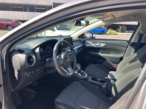 Used 2024 Kia Forte LXS w/ LXS Technology Package FWD image 6