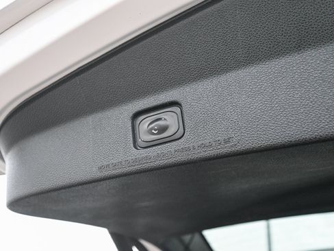 Used 2019 Ford Explorer Limited w/ Ford Safe & Smart Package image 18