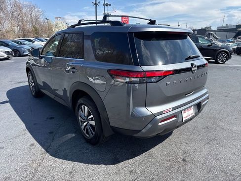 New 2026 Nissan Pathfinder SL FWD image 3