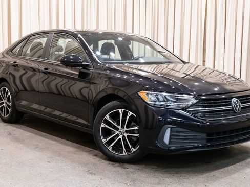 Certified 2024 Volkswagen Jetta Sport FWD image 2