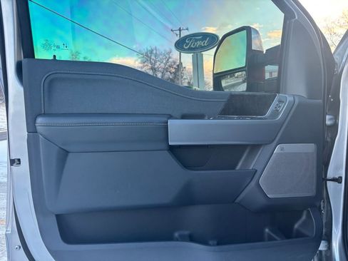 Used 2024 Ford F350 Lariat w/ Chrome Package image 24