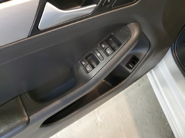 Used 2017 Volkswagen Jetta S FWD image 13