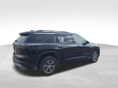 Used 2025 Chevrolet Traverse LT image 10