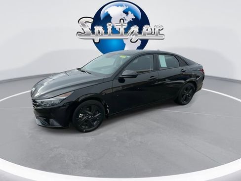 Used 2023 Hyundai Elantra SEL w/ Winter Weather Package image 4