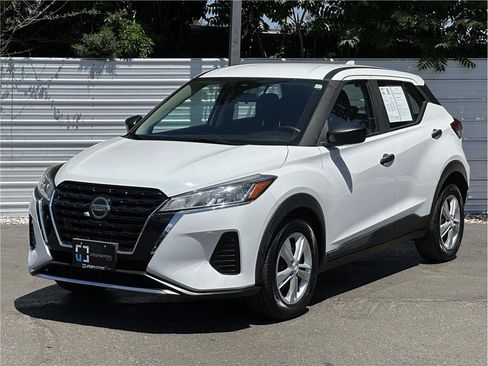 Used 2021 Nissan Kicks S FWD image 6