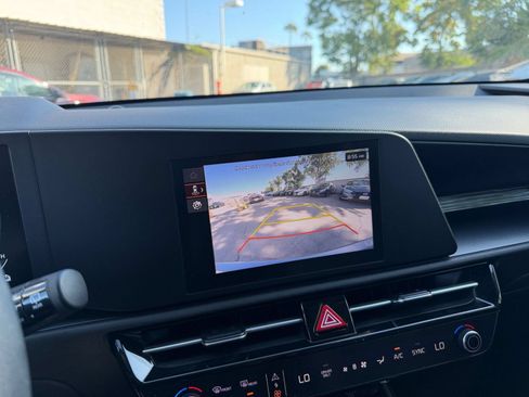Used 2026 Kia Niro LX FWD image 22