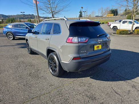 Used 2020 Jeep Cherokee Latitude Plus w/ Cold Weather Group image 4