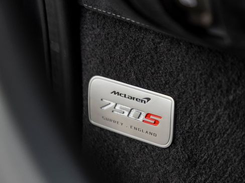 Used 2026 McLaren 750S Spider RWD image 35