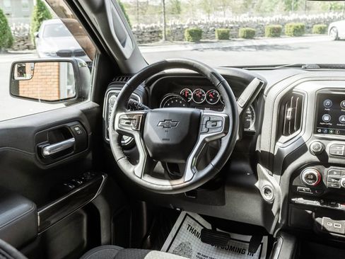 Used 2022 Chevrolet Silverado 1500 LT Trail Boss w/ Bed Protection Package AWD/4WD image 12