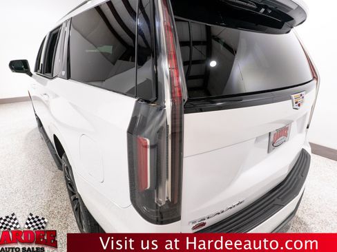 Used 2023 Cadillac Escalade Sport AWD/4WD image 9