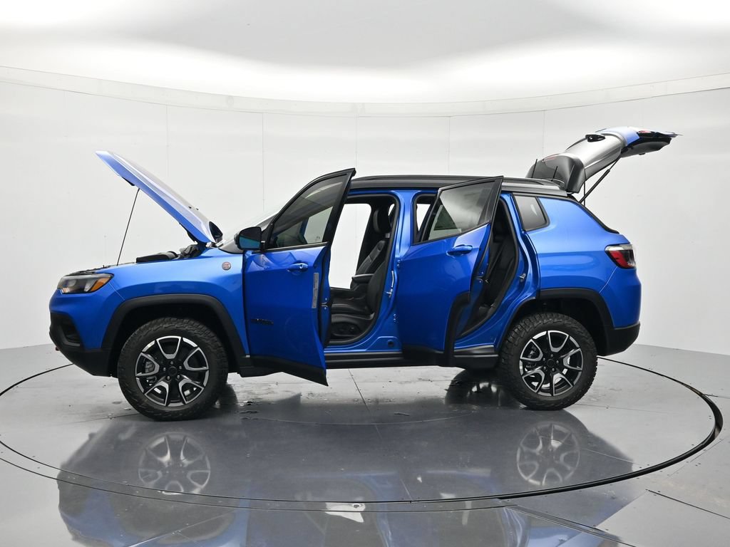 New 2026 Jeep Compass Trailhawk w/ Sun, Sound & Navigation Group AWD/4WD image 48