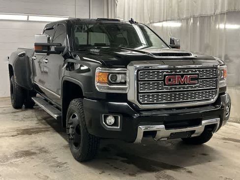 Used 2019 GMC Sierra 3500 Denali image 29