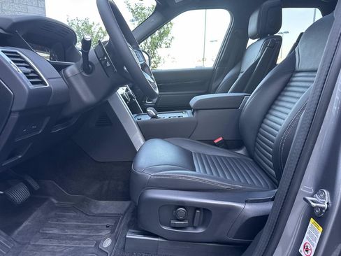 Certified 2025 Land Rover Discovery S AWD/4WD image 19