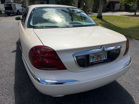 Used 1998 Lincoln Continental image 17