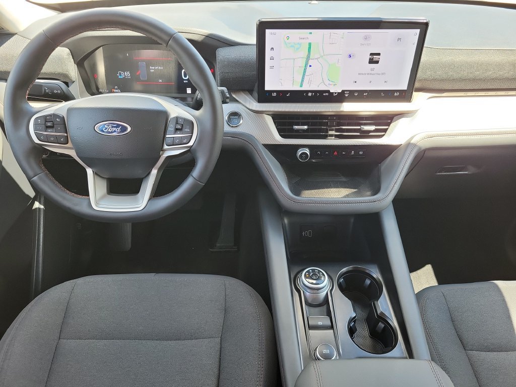 Used 2026 Ford Explorer Active AWD/4WD image 5