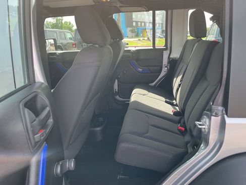 Used 2017 Jeep Wrangler Unlimited Sport w/ Connectivity Group image 15