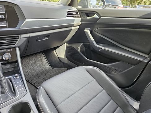 Used 2022 Volkswagen Jetta SE FWD image 14