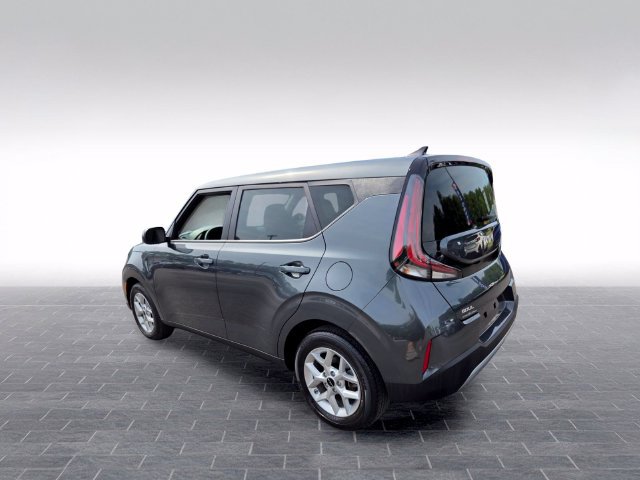 Used 2025 Kia Soul LX w/ LX Technology Package FWD image 5