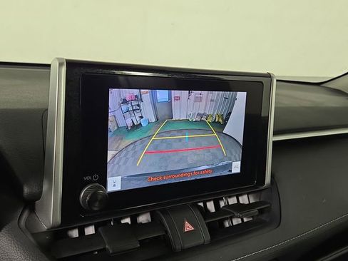 Used 2025 Toyota RAV4 XLE image 18