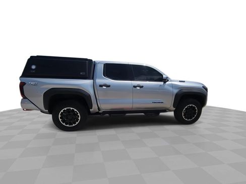 Used 2026 Toyota Tacoma TRD Off-Road AWD/4WD image 9
