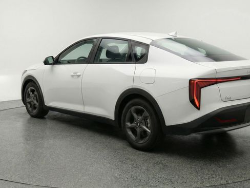 Used 2025 Kia K4 LXS image 6