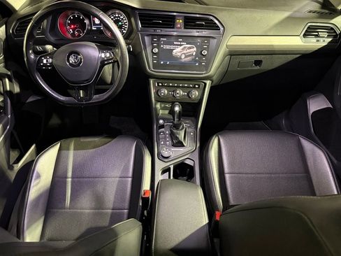 Used 2018 Volkswagen Tiguan SE w/ Panoramic Sunroof Package image 35