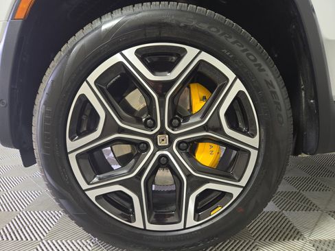 Used 2024 Rivian R1S Adventure AWD/4WD image 9
