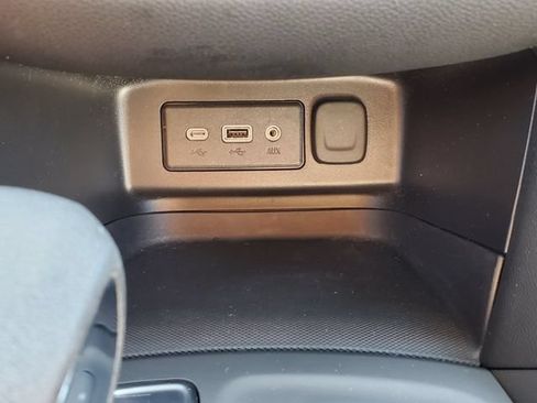 Used 2023 Chevrolet Equinox LT FWD image 32
