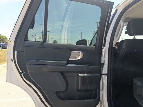 Used 2025 Ford Expedition Platinum AWD/4WD image 24