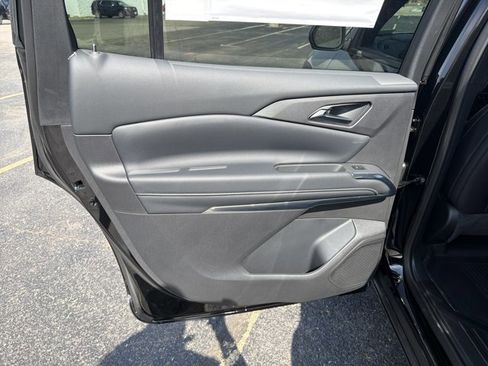 New 2026 Chevrolet Traverse LT image 24