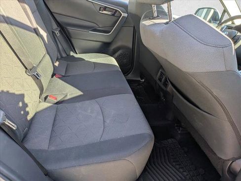 Used 2021 Toyota RAV4 XLE image 27