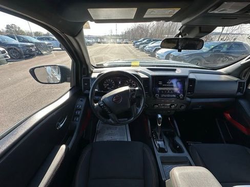 Used 2024 Nissan Frontier PRO-4X image 16