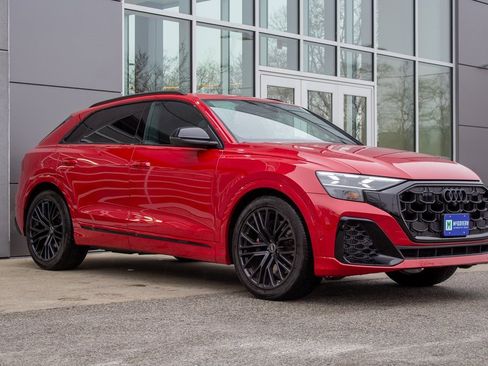 Used 2025 Audi SQ8 Prestige w/ Prestige Package image 3