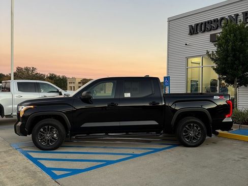 Used 2025 Toyota Tundra SR5 image 3
