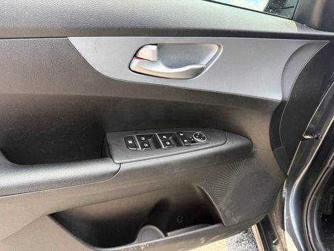Used 2023 Kia Forte LXS FWD image 5