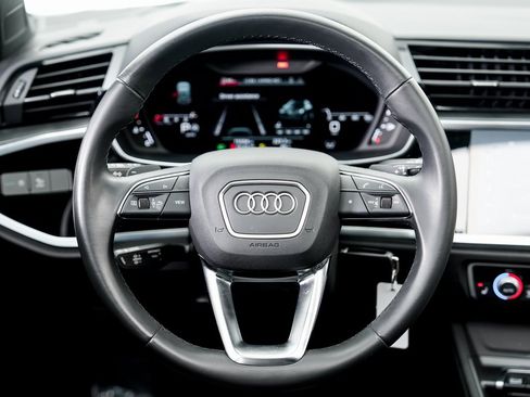 Used 2022 Audi Q3 2.0T Premium Plus image 11