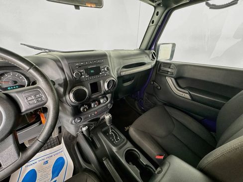 Used 2017 Jeep Wrangler Sport w/ Connectivity Group AWD/4WD image 22