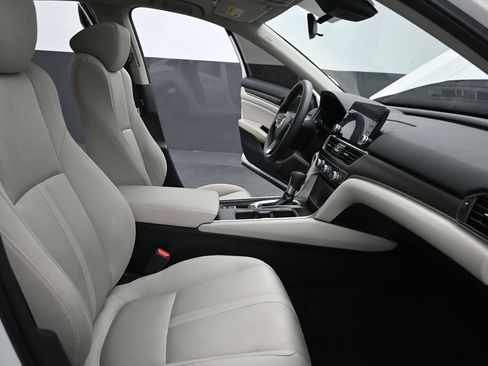 Used 2019 Honda Accord EX image 24