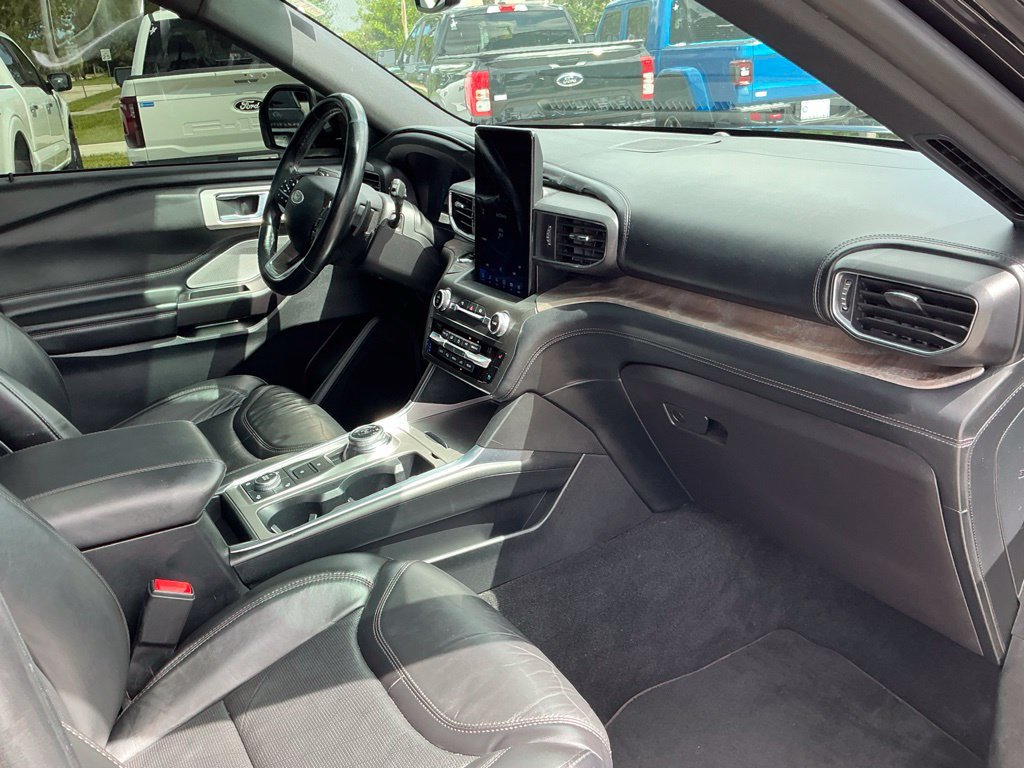 Used 2020 Ford Explorer Platinum w/ Premium Technology Package AWD/4WD image 18