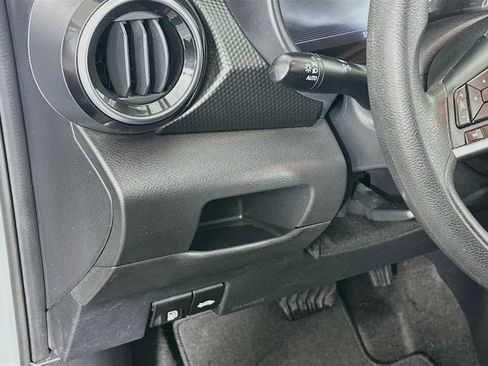 Used 2022 Nissan Kicks SV FWD image 16