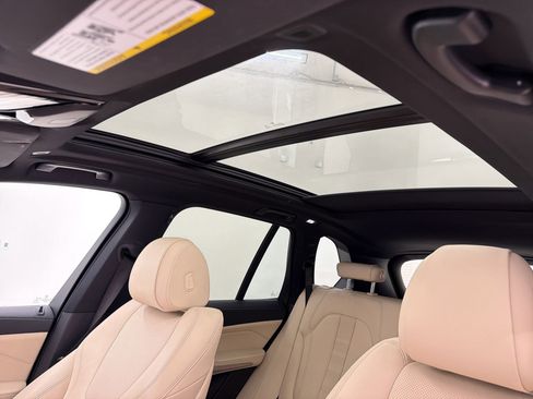 Used 2021 BMW X5 sDrive40i w/ Premium Package image 16