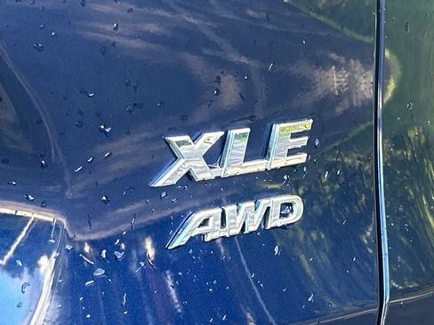 Used 2020 Toyota RAV4 XLE w/ Convenience Package AWD/4WD image 8
