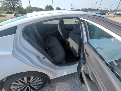 Used 2025 Nissan Altima 2.5 SV FWD image 4