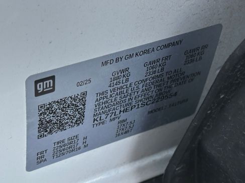 Used 2025 Chevrolet Trax LT image 27